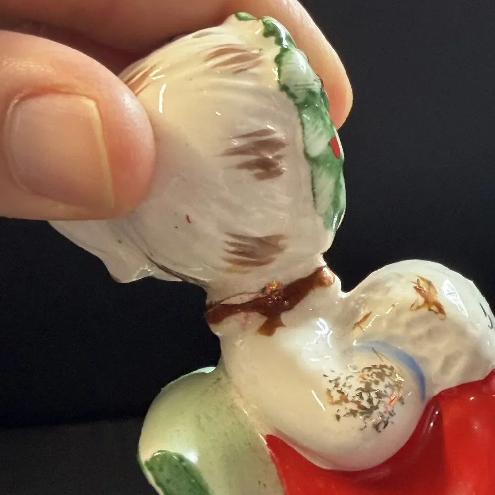 Vintage Lefton 1555 Salt And Pepper Shakers Boy Pushing Girl In Sleigh SP6